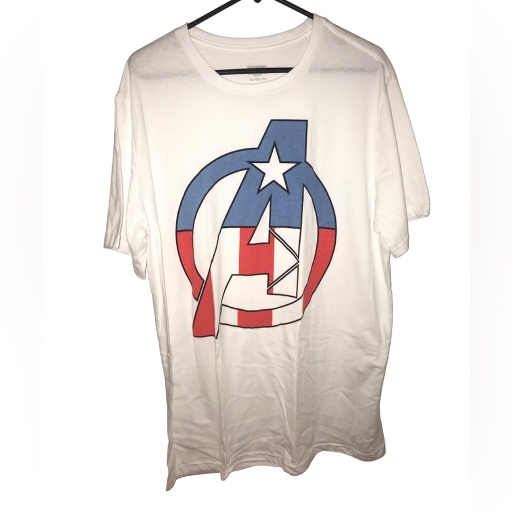 Marvel Red, White, & Blue Captain America Graphic Men’s Size XL T Shirt